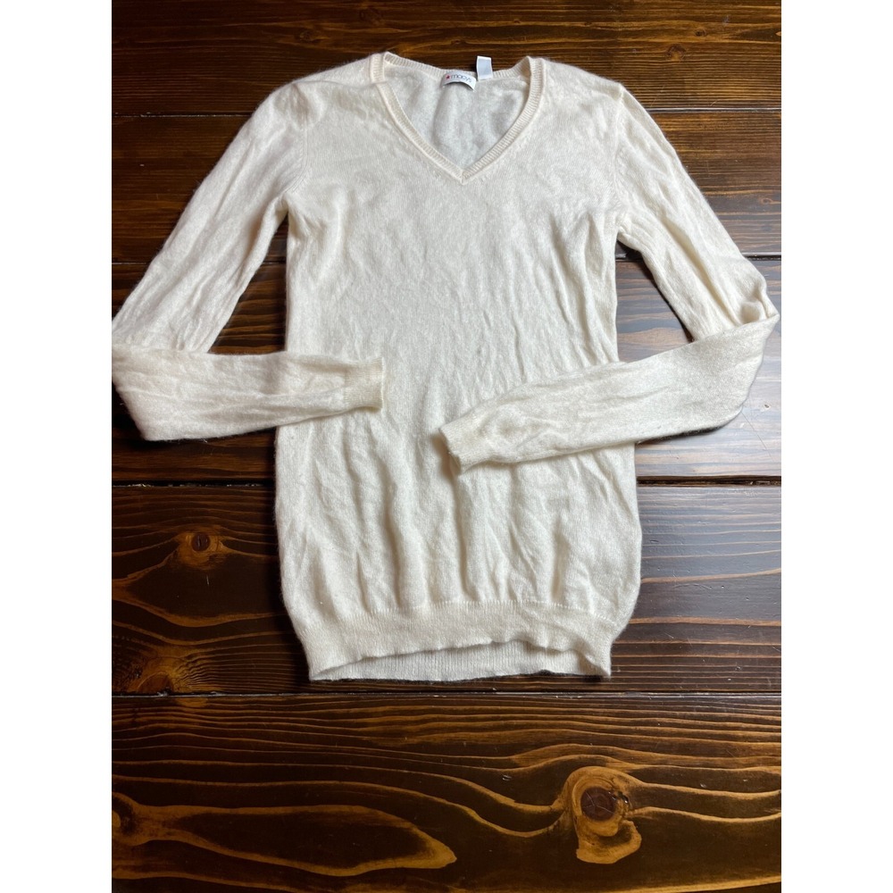 Macy Sweater Woman's Size XS Cream V-Neck Long Sleeve Cashmere Knit Ribbed Edges